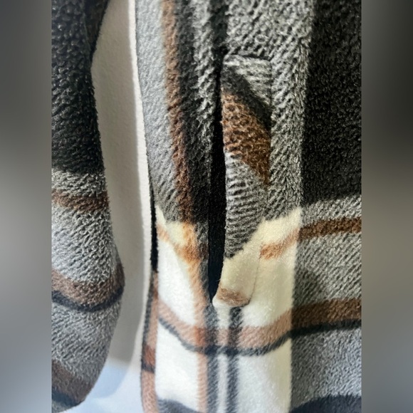 Thread & Supply Autumn Plaid Flannel Shaket - Medium - Picture 8 of 10